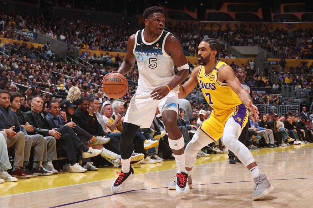 伊涅斯塔等 伊涅斯塔等