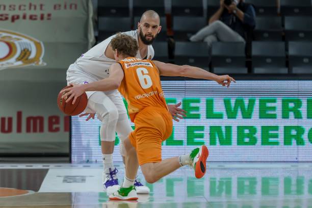 高额转会费 高额转会费