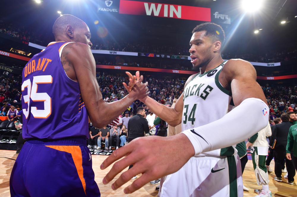 莱万在场上 莱万在场上